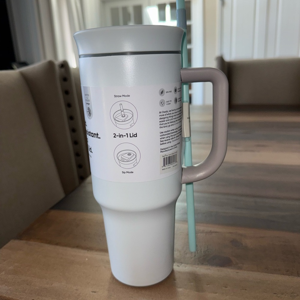Owala Tumbler White Gray Light Blue Insulated Handle Lid Straw 40oz